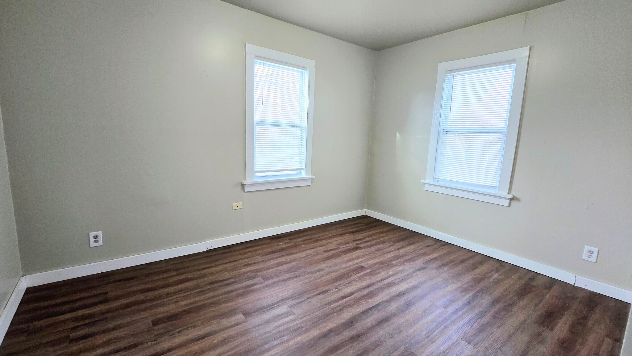 Building Photo - 3935 N 13th St