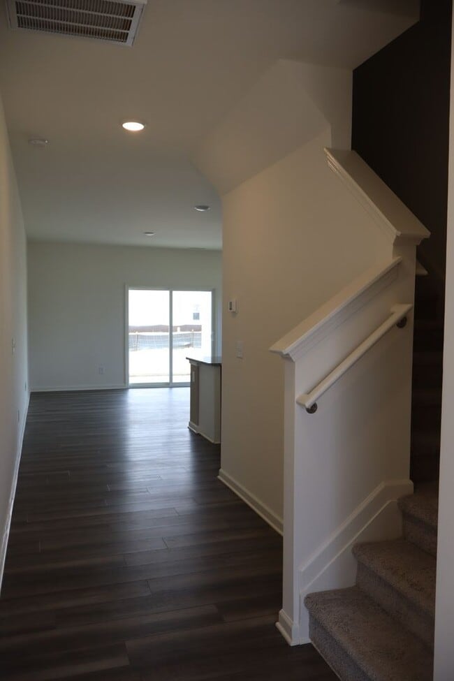 Building Photo - 3413 Baybrooke Dr