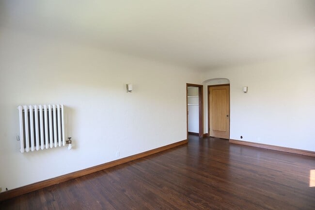 Building Photo - Elegant 1BR/1BA in Oakland's Cleveland Hei...