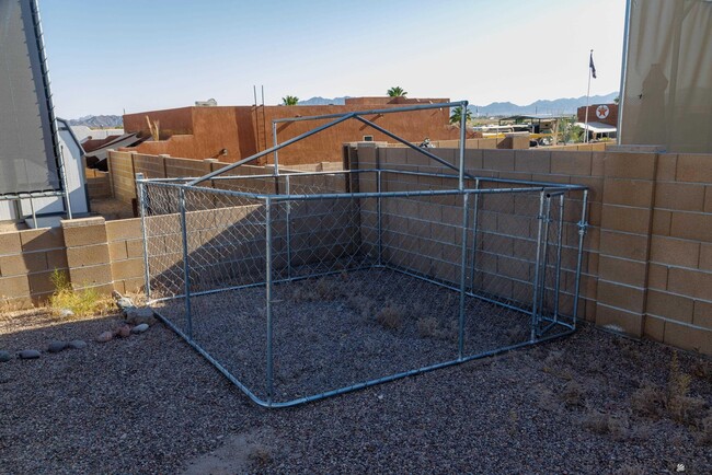 Building Photo - 10424 Mohave Trail