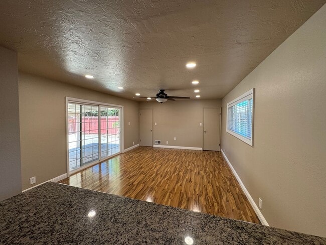 Building Photo - Granado Ave 3 Bedroom 2 Bath