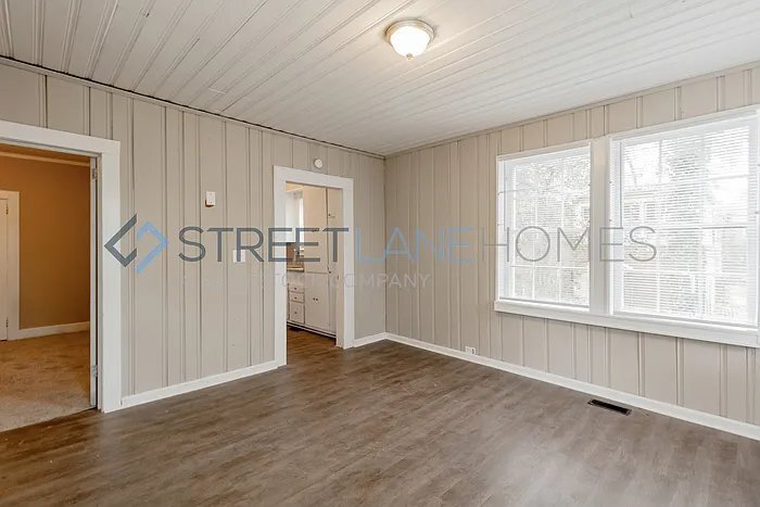 Building Photo - 916 Glenridge Dr