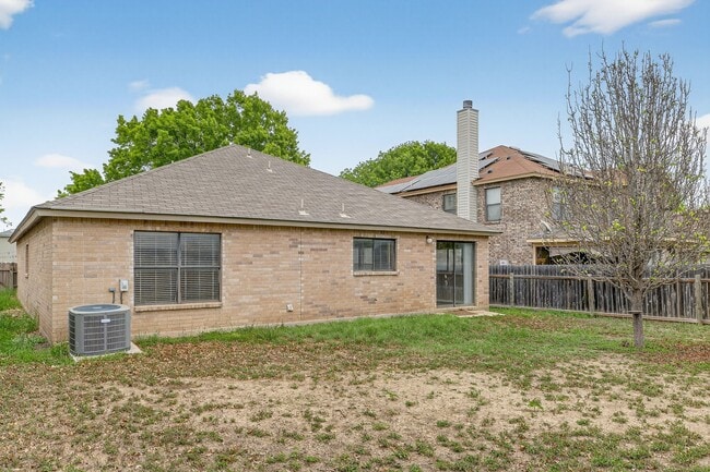 Building Photo - 10526 Bluegrass Pond