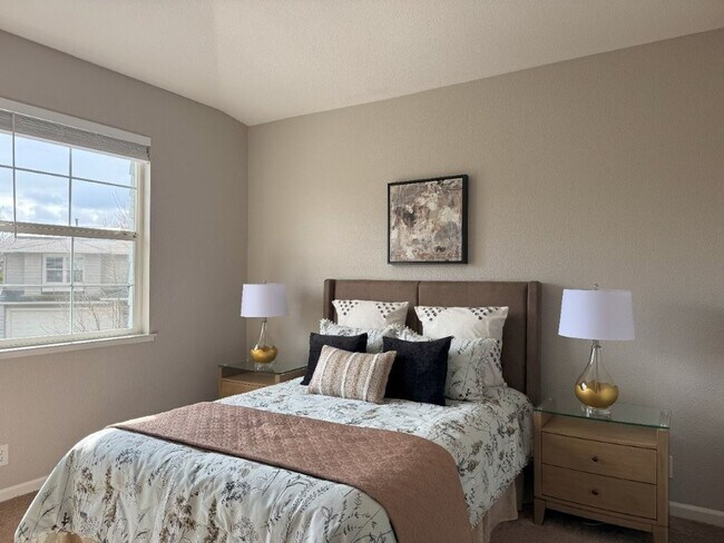 Building Photo - Charming 3-Bedroom, 2.5-Bathroom Home Avai...