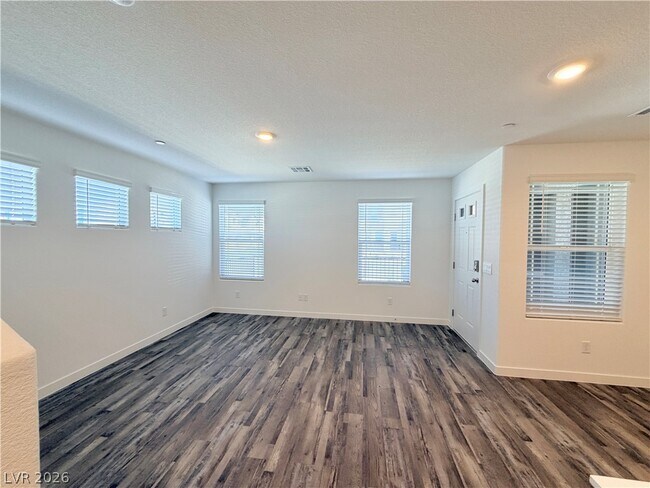 Building Photo - 930 Black Heron St