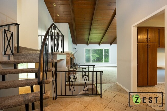 Building Photo - OPEN HOUSE Thursday August 29th 5-6pm