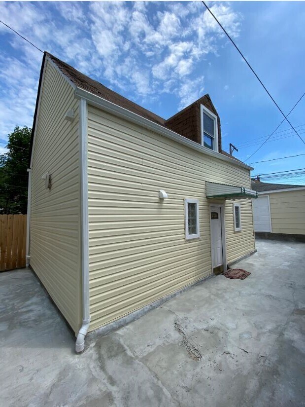 Primary Photo - 2149 N Lorel Ave