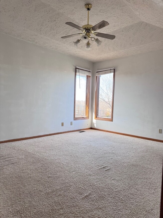 Building Photo - 7804 S 71st Ave