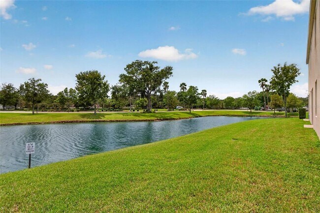 Building Photo - 817 Ashentree Dr