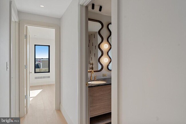 Building Photo - 501 Haddonfield-Berlin Rd