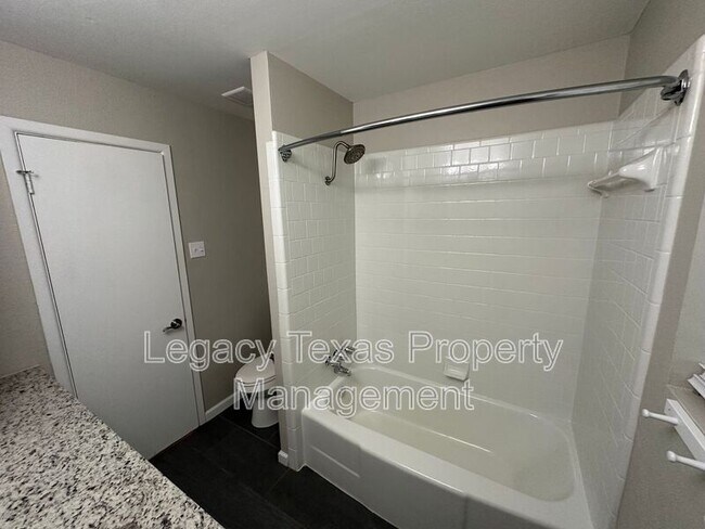 Building Photo - 3613 Wedghill Way