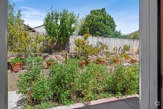 Building Photo - 3092 Saddleback Ct