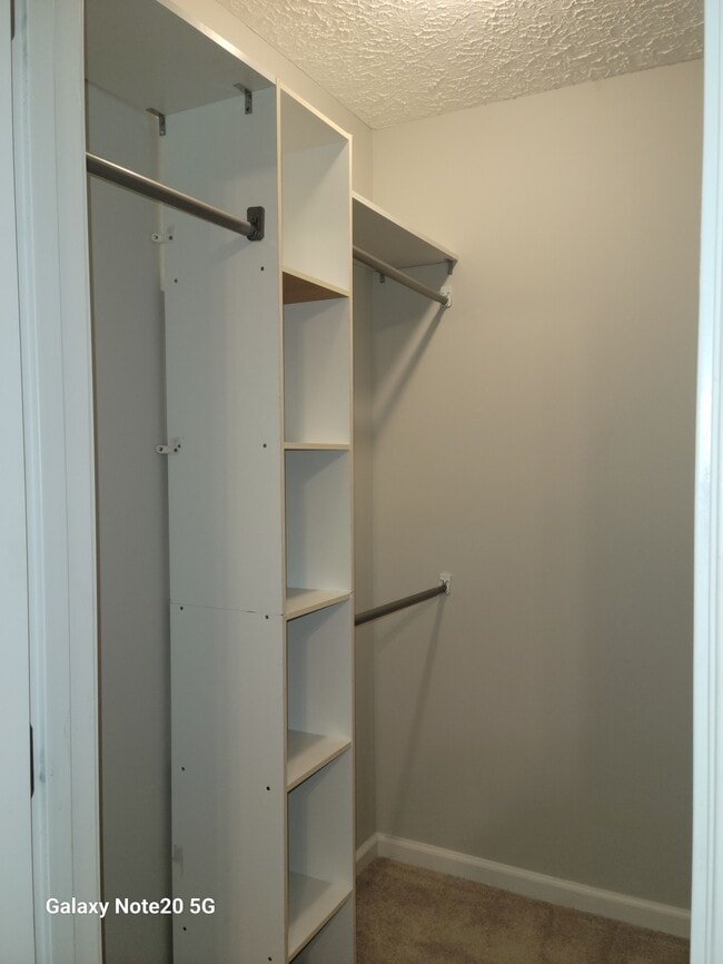 Building Photo - 667 Roebling Rd