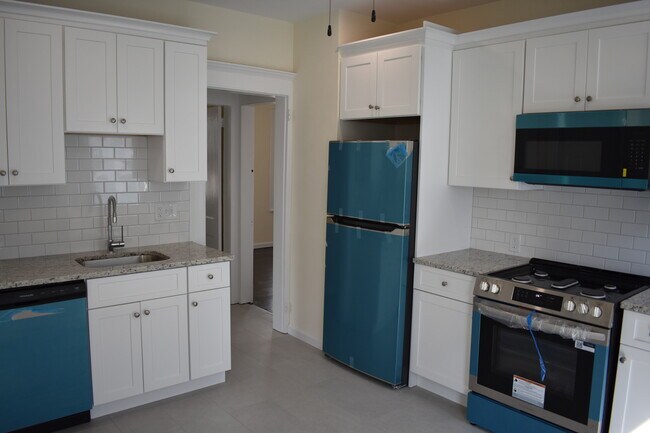 Building Photo - 47 Gem Ave