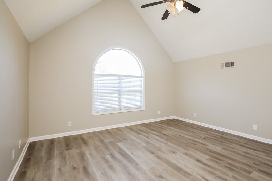 Building Photo - 2627 Windage Dr SW