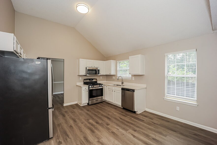 Building Photo - 426 Pecan Wood Cir