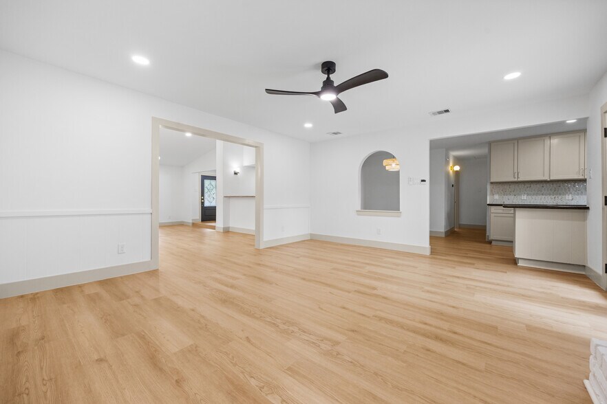 Building Photo - 2010 Quail Valley East Dr