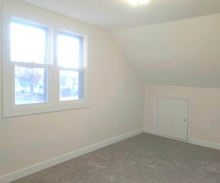 Building Photo - 2838 Ridge Rd