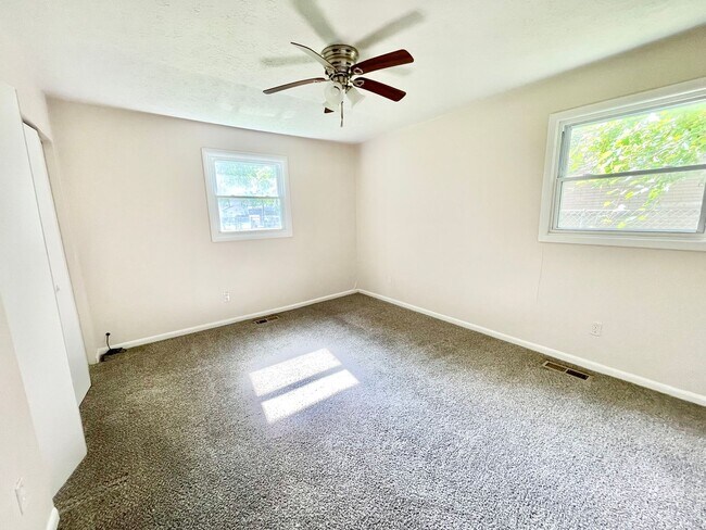 Building Photo - 3 Bedroom Ranch Home