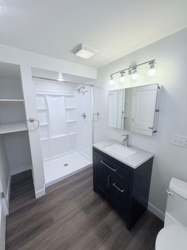 Building Photo - Fully Remodeled Luxury Home with Exceptional Space and Style!!