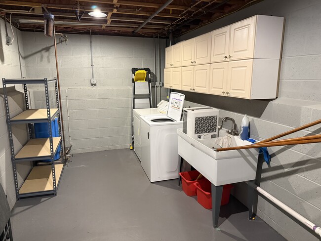 Building Photo - 49 Orris Ave