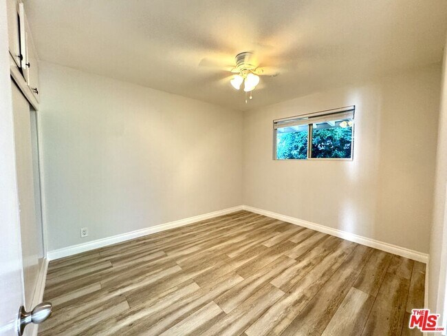 Building Photo - 226 S Gale Dr
