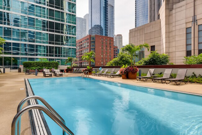 Building Photo - 505 N McClurg Ct