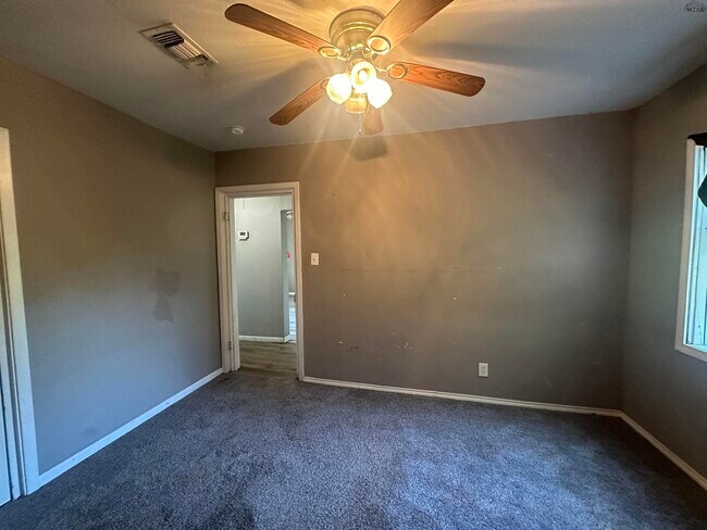 Building Photo - 3202 Avenue S