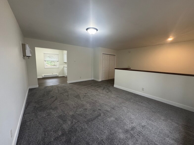 Building Photo - 3015 Pine Lodge Rd