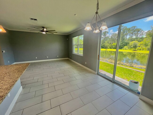 Building Photo - Beautiful 3 Bed, 2.5 Bath Townhome in Mode...