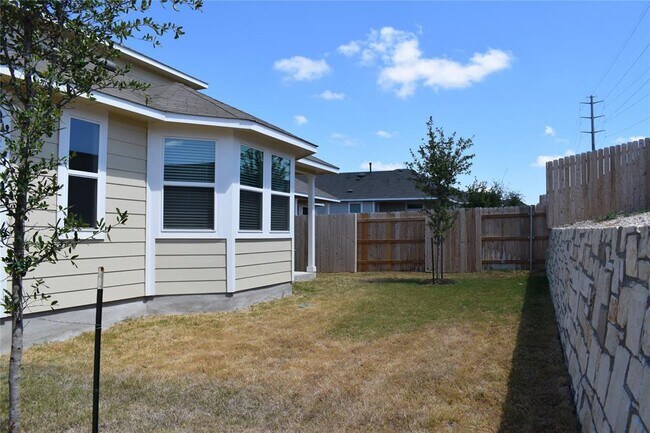 Building Photo - 204 Shugart St