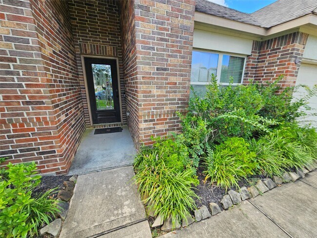 Building Photo - 1608 Groce Ln