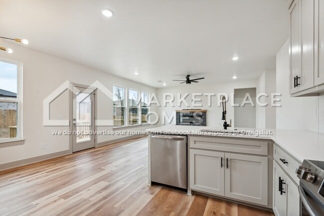 Building Photo - 1000 Clayton Rd