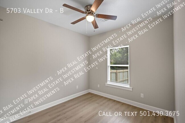 Building Photo - 5703 Valley Dr