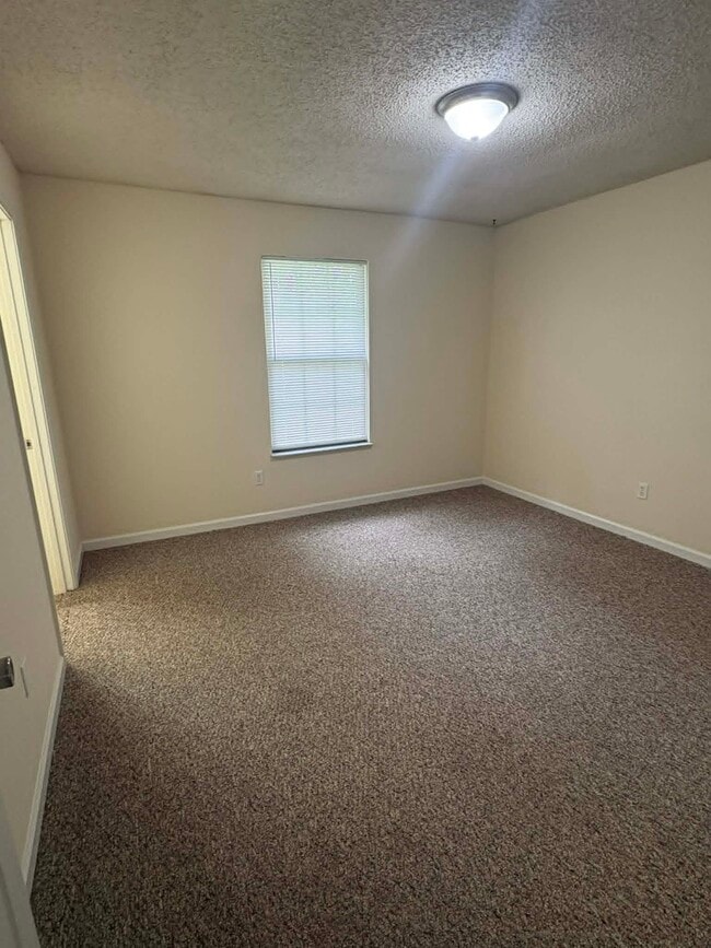 Building Photo - 1712 McGregor Ct