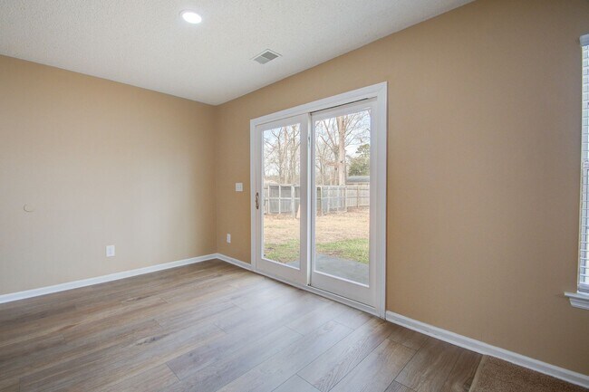 Building Photo - $500 move in special Inquire with our leasing office