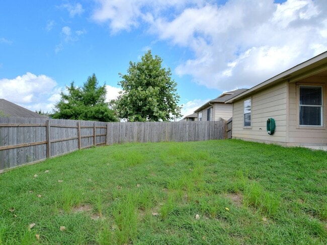 Building Photo - 9025 China Rose Dr