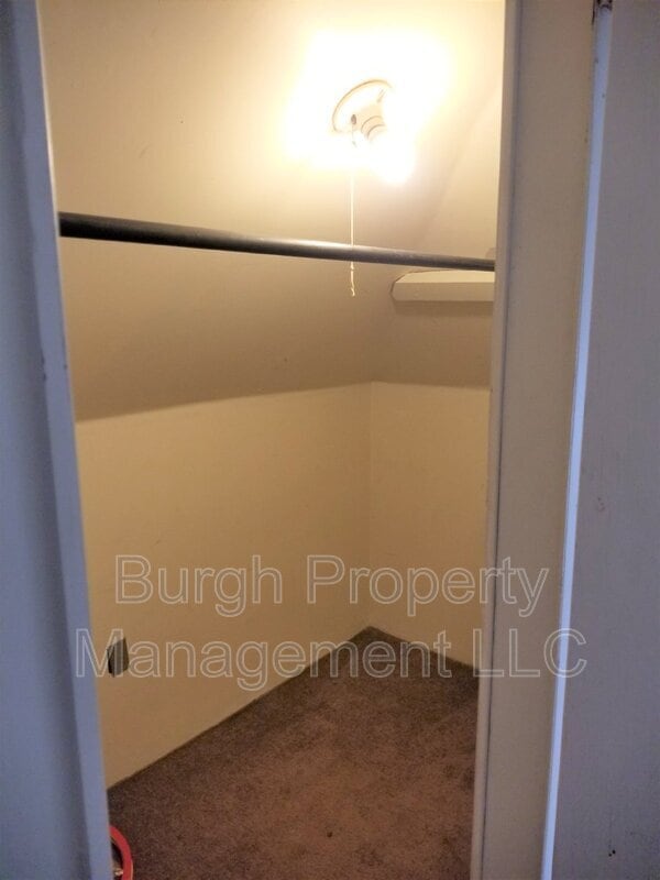 Building Photo - 426 2nd St