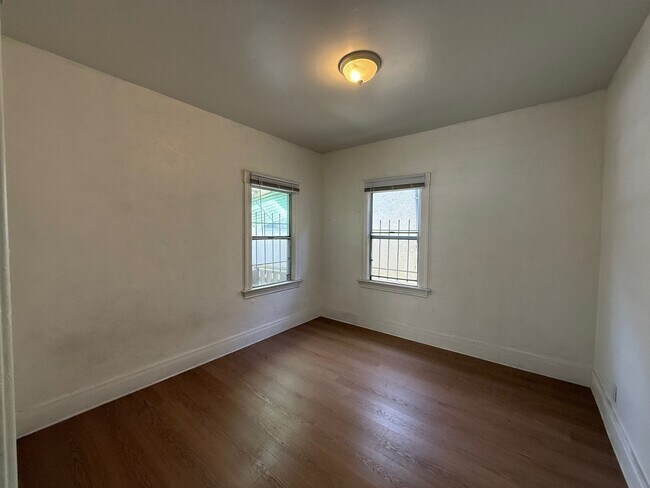 Building Photo - Lake Merrit Rental
