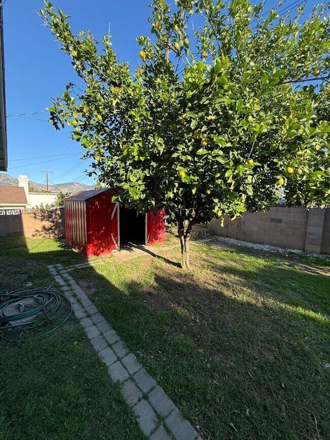 Building Photo - Beautiful 4 Bedroom, 2 Bathroom, Sylmar Home! Ready for Move-In!