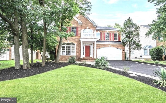 Building Photo - 2054 Madrillon Rd