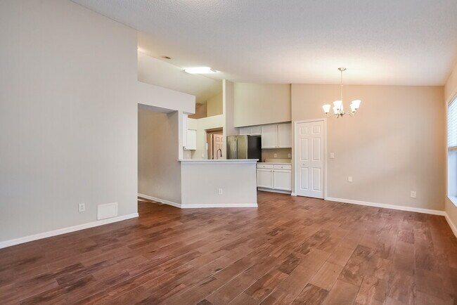 Building Photo - 13621 Meadowpark Ave