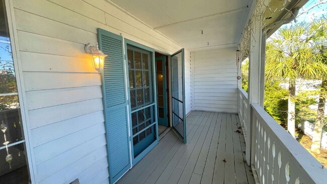 Building Photo - Coming Soon! Davis Shores Townhouse