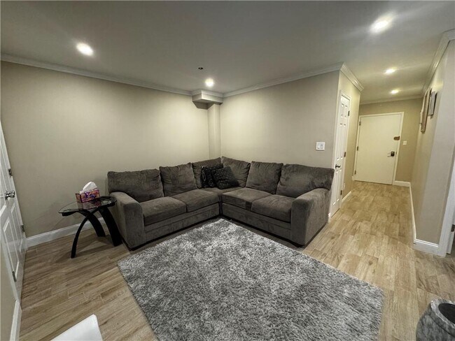 Building Photo - 1764 E 19th St