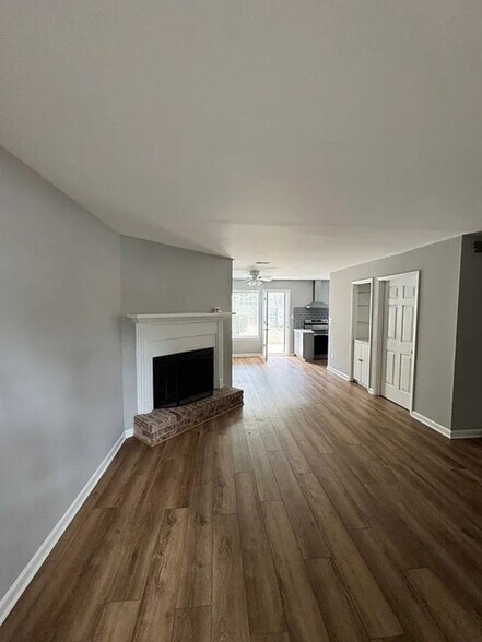 Building Photo - 5034 Bell Dr SE