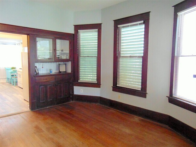 Building Photo - 3420 Avenue R