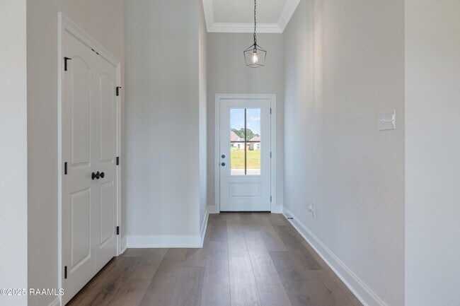 Building Photo - 113 Star Ln