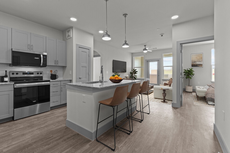 Primary Photo - Promenade Apartments
