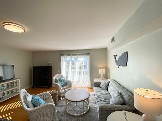 Building Photo - OCEAN VIEW OF THE SUNRISE AND SUNSET!!!