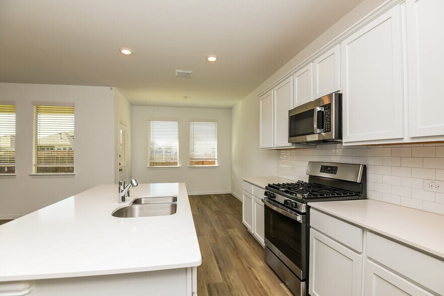 Building Photo - 14785 Mainstay Way